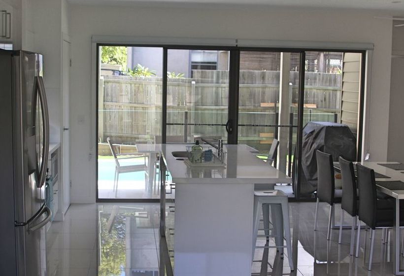 Holiday With A View Lowry Street