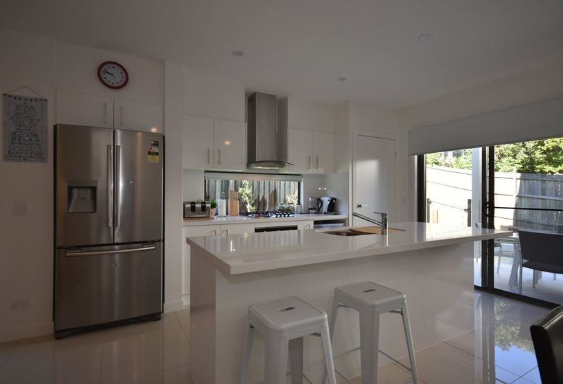 Holiday With A View Lowry Street