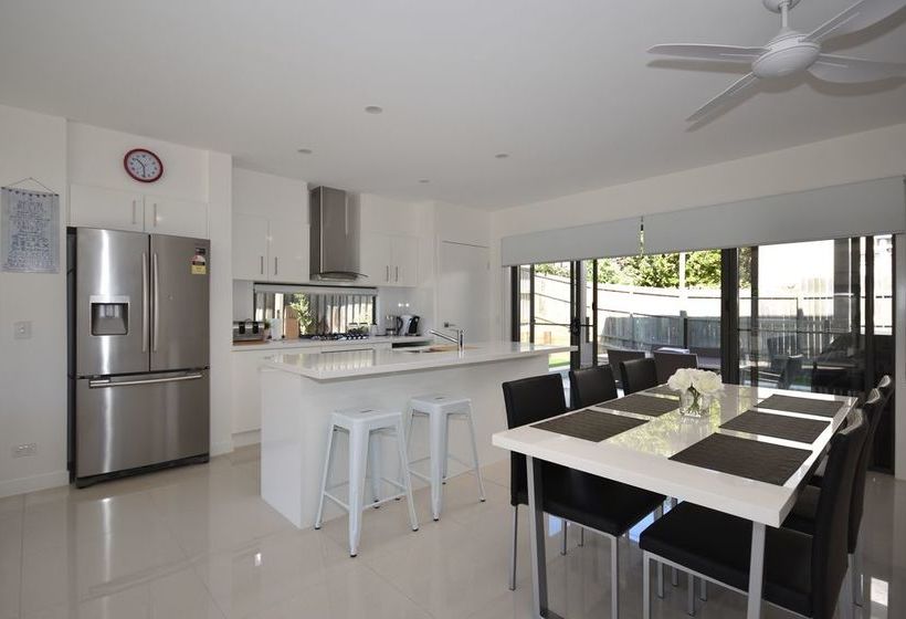 Holiday With A View Lowry Street