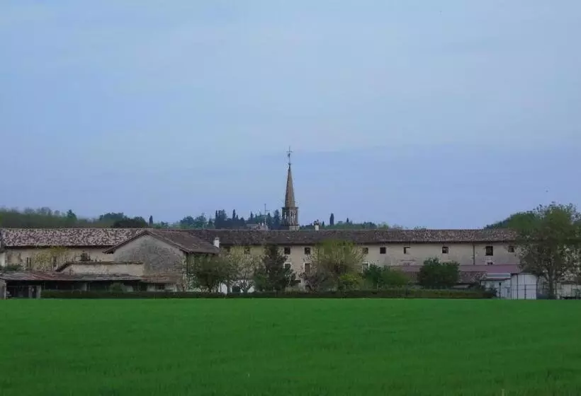 Hotelli Cascina Lavaroni