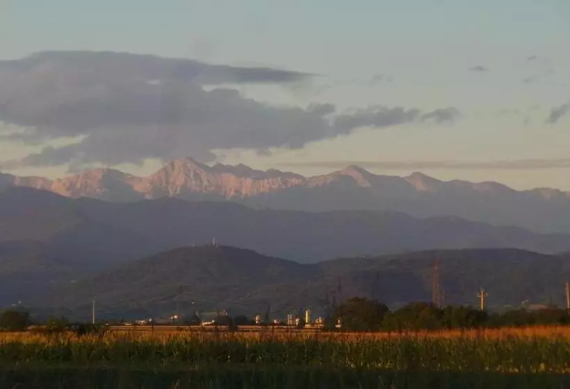 Hotelli Cascina Lavaroni