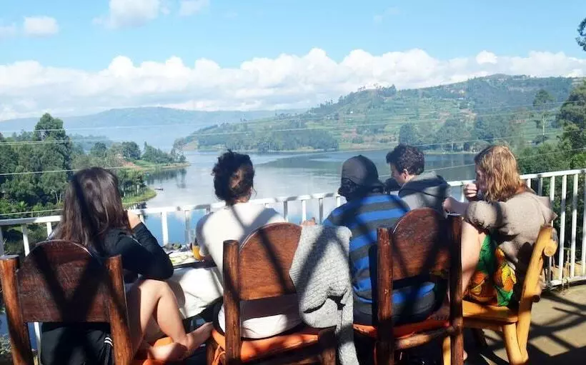 هتل Bunyonyi View Resort