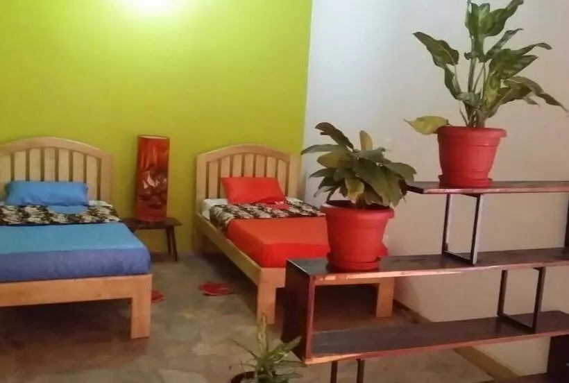 هتل Bunyonyi View Resort