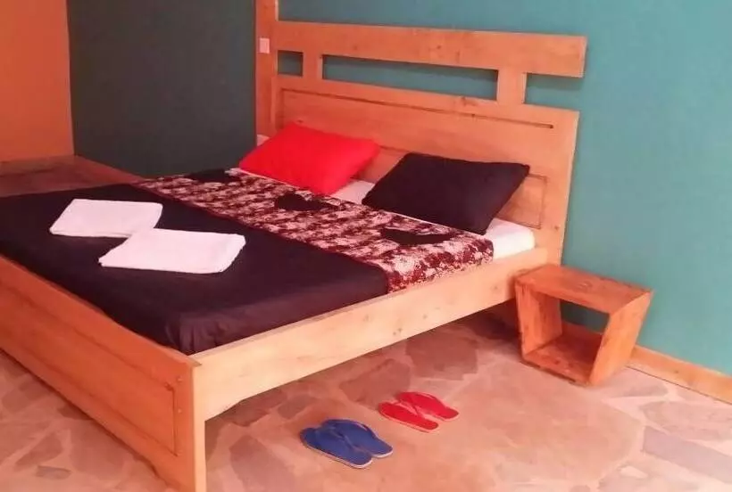 هتل Bunyonyi View Resort