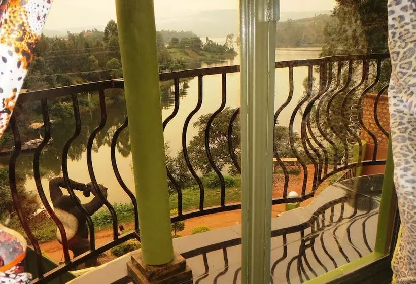 هتل Bunyonyi View Resort