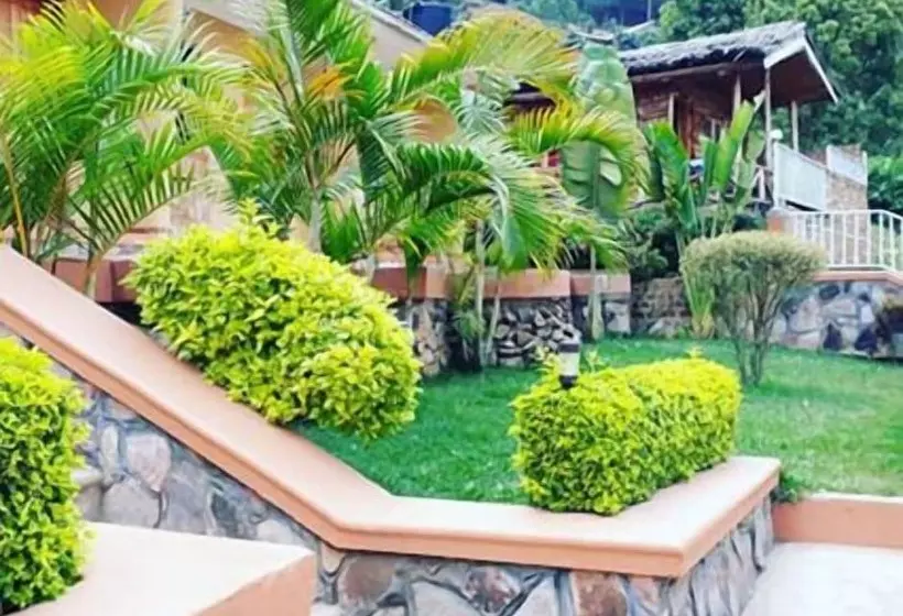 هتل Bunyonyi View Resort