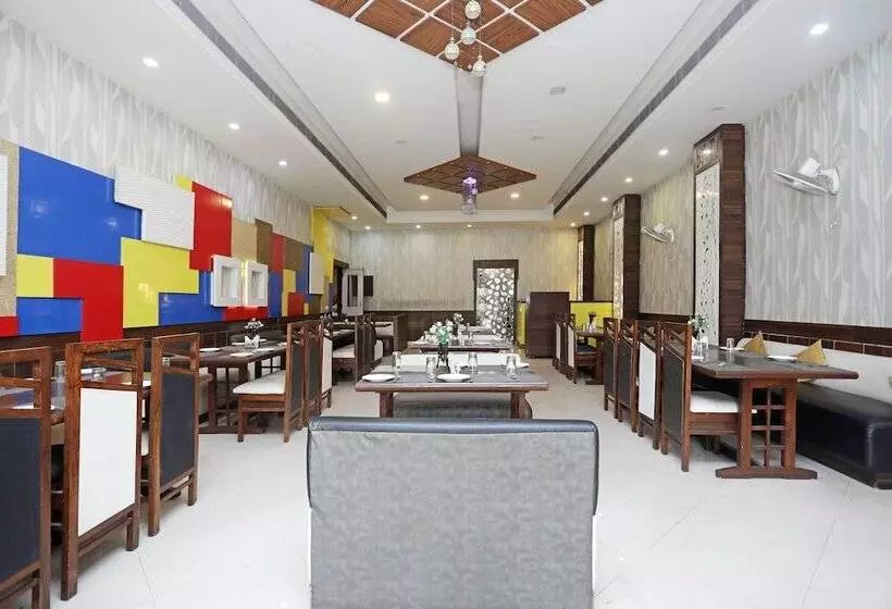 ホテル O Subhadra Residency