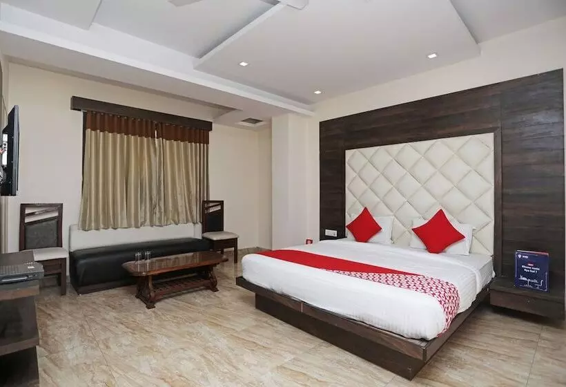 ホテル O Subhadra Residency