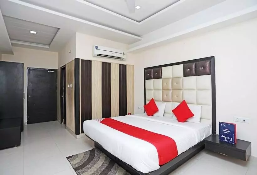 ホテル O Subhadra Residency