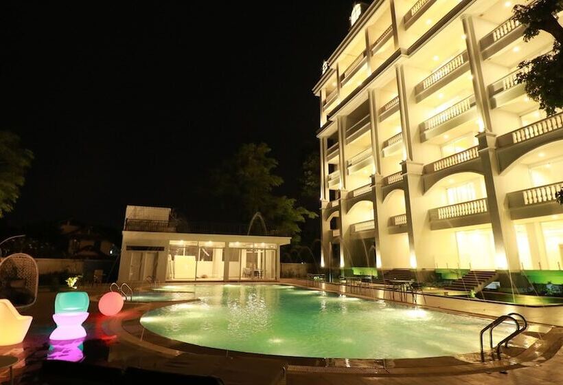 בית מלון כפרי The Park Vientiane