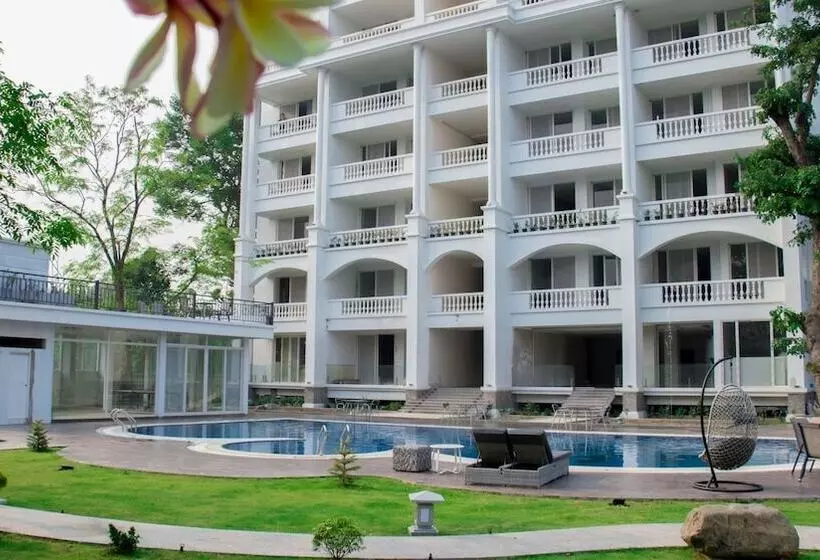 ホテル The Park Vientiane