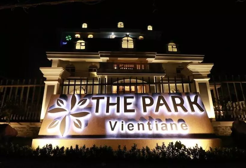 ホテル The Park Vientiane