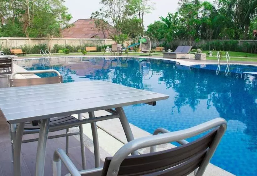 ホテル The Park Vientiane