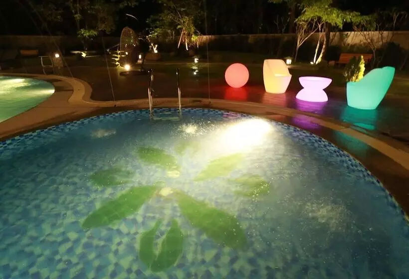 ホテル The Park Vientiane