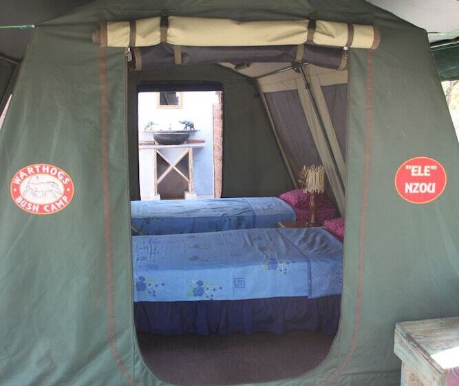 هتل Warthogs Safari Camp