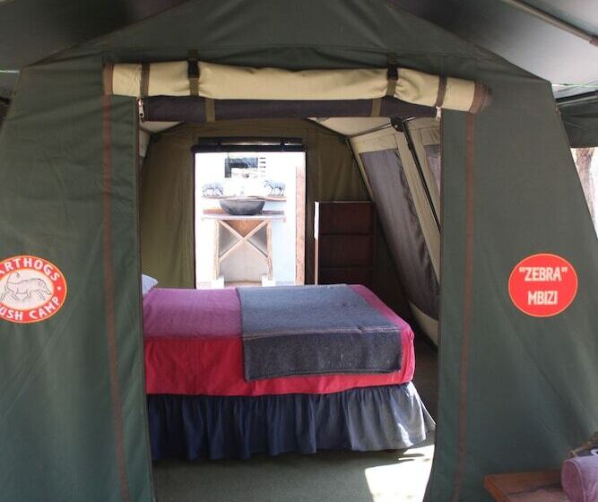 هتل Warthogs Safari Camp