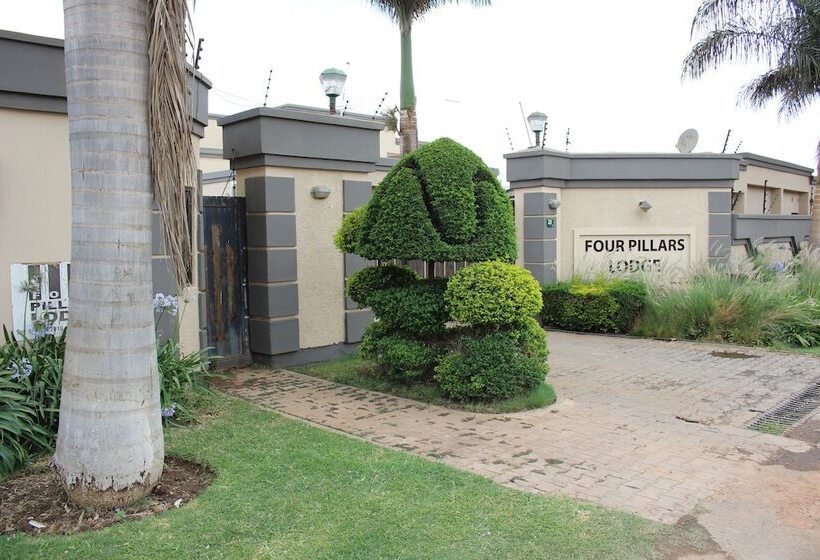 پانسیون Four Pillars Lodge