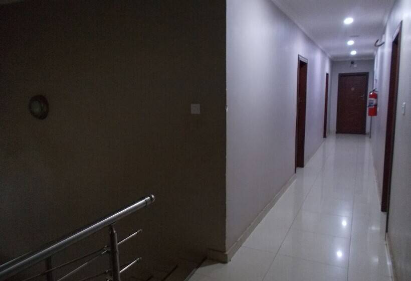 پانسیون Four Pillars Lodge