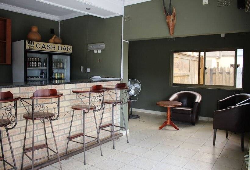 پانسیون Four Pillars Lodge