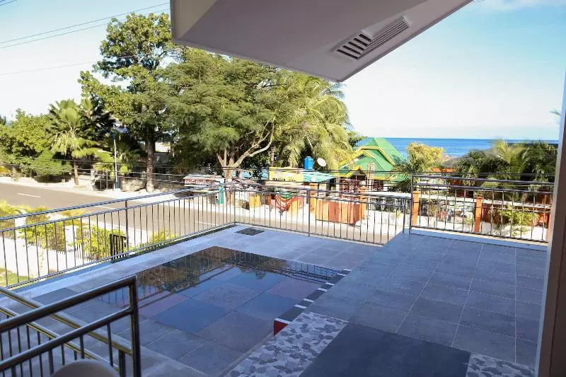 Majatalo Luzmin Bh  Pink House