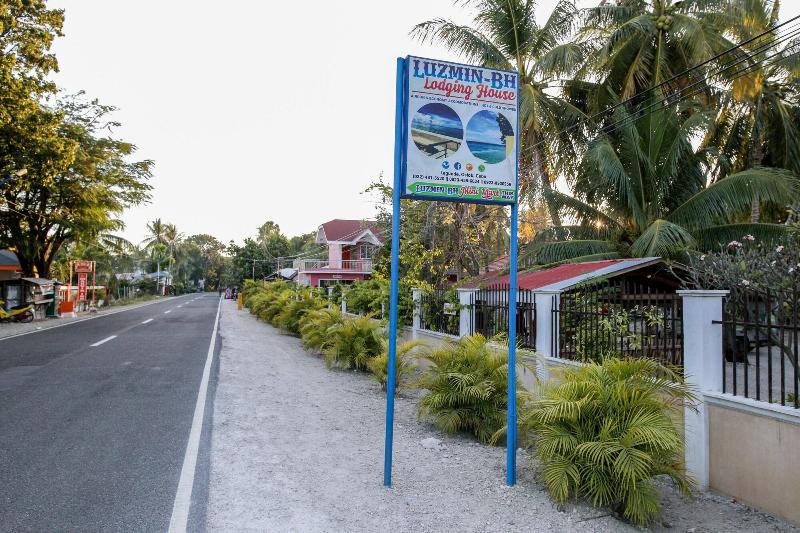 פנסיון Luzmin Bh  Pink House