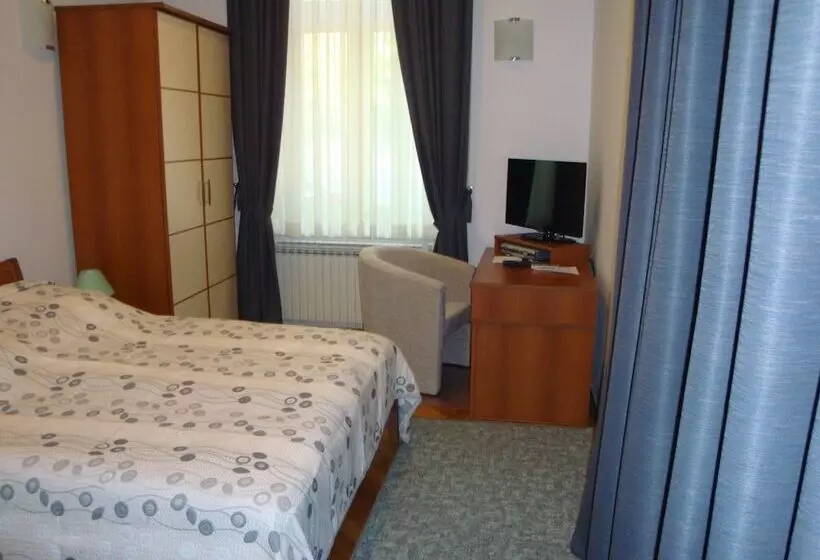 ペンション Rooms Europa