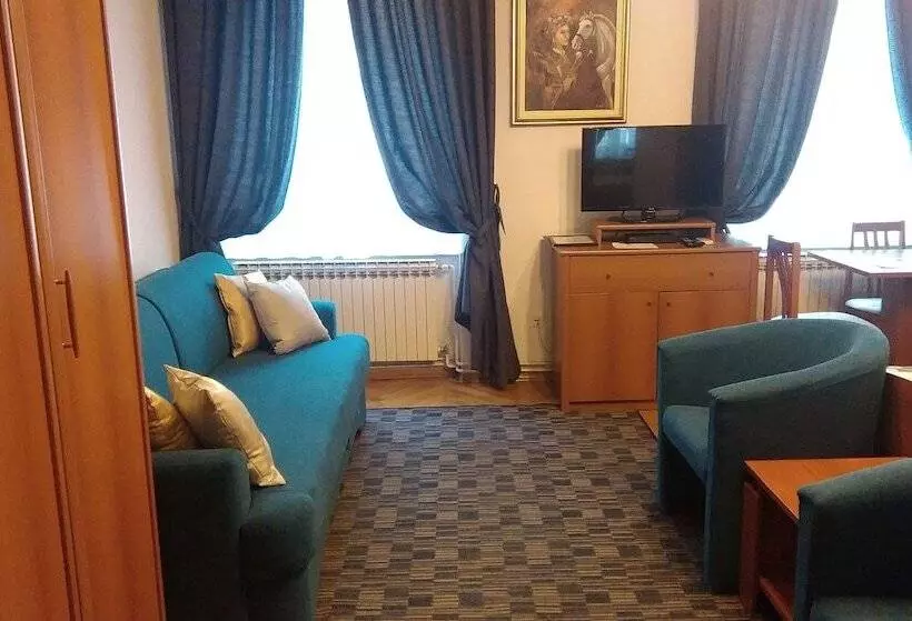 ペンション Rooms Europa