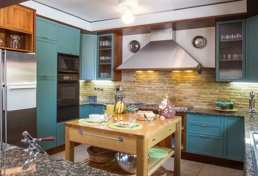 Villa Artisti Marathon