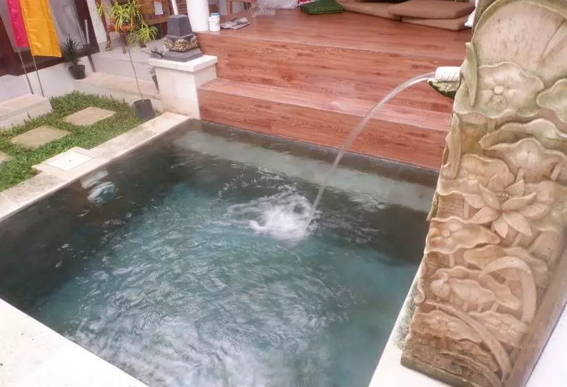 تختخواب و صبحانه Canang Gardens