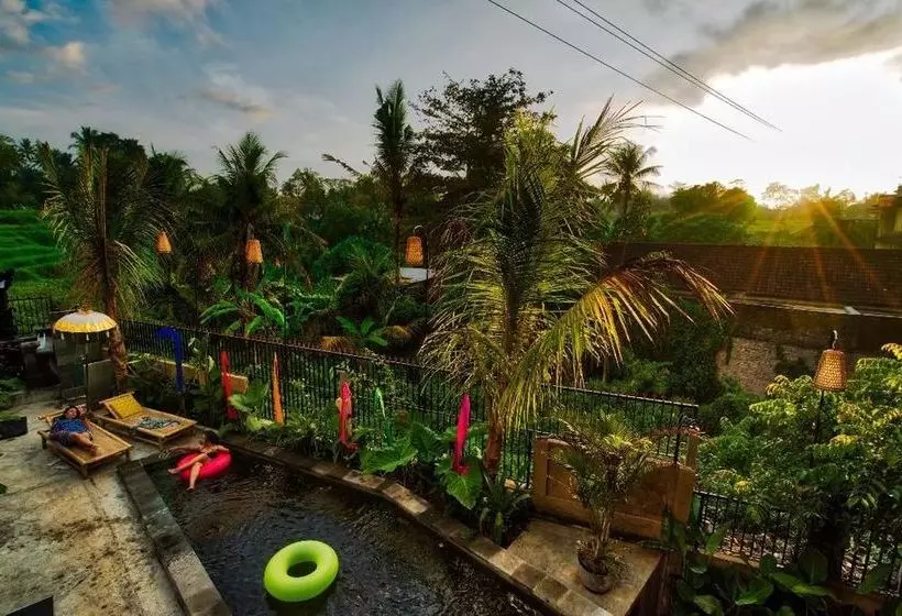 تختخواب و صبحانه Canang Gardens