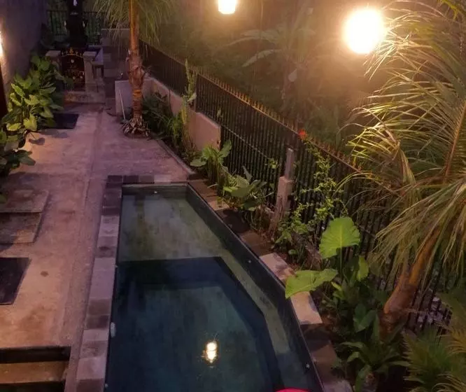 تختخواب و صبحانه Canang Gardens