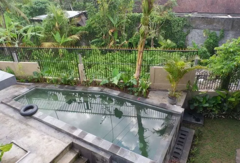 تختخواب و صبحانه Canang Gardens