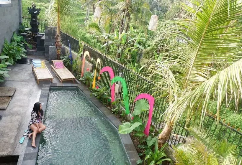 تختخواب و صبحانه Canang Gardens