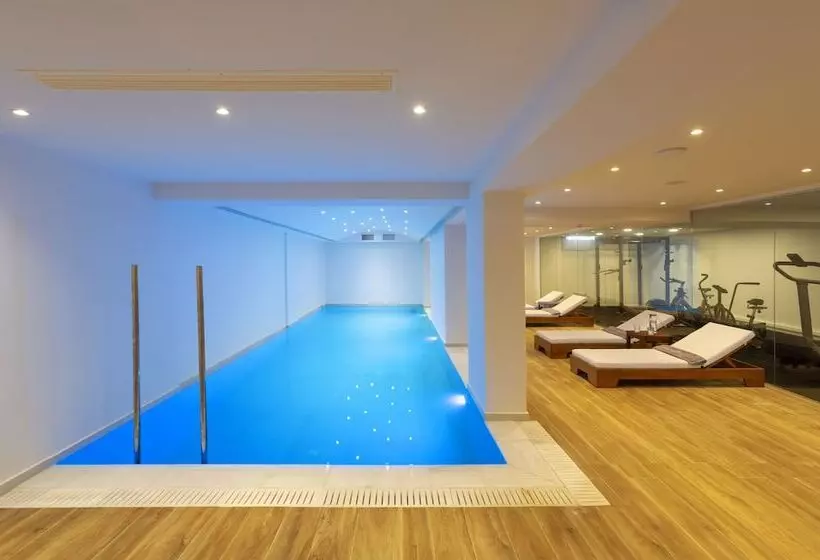 ホテル Atermono Boutique Resort & Spa