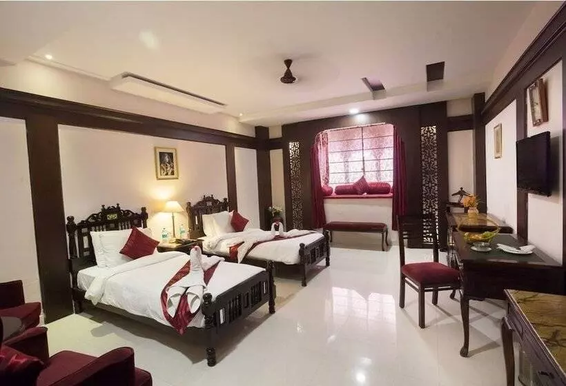 Hotelli Bhanwar Singh Palace