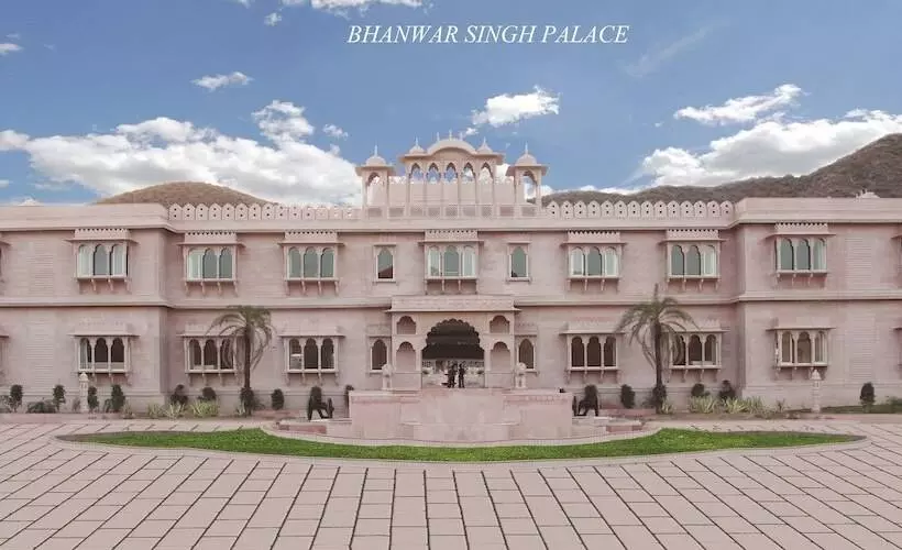 Hotelli Bhanwar Singh Palace