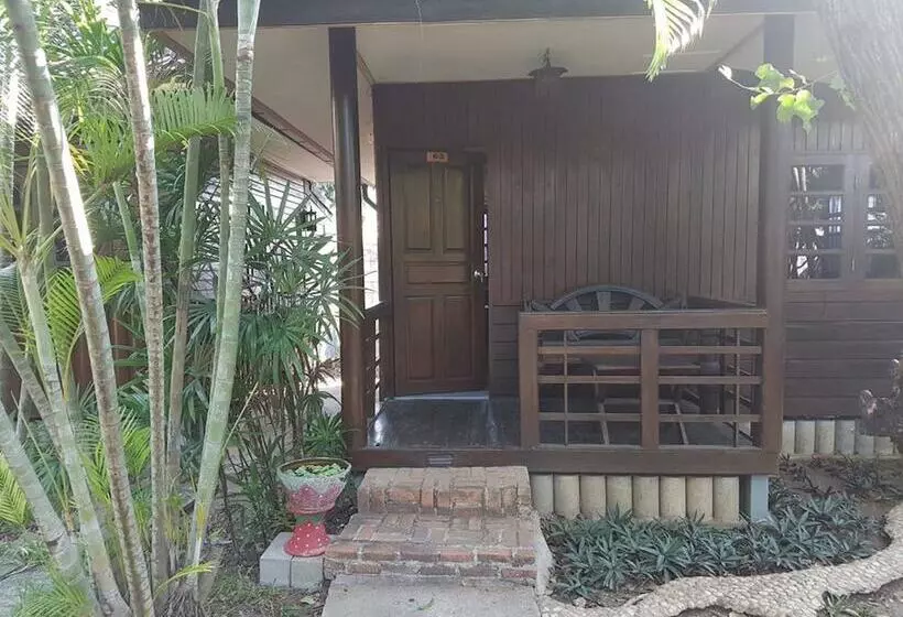 ホテル Guest House Ratchaburi