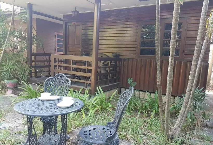ホテル Guest House Ratchaburi