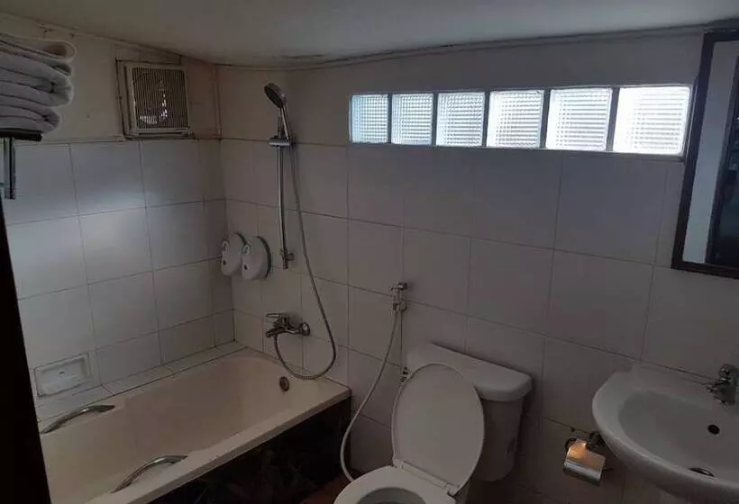 ホテル Guest House Ratchaburi