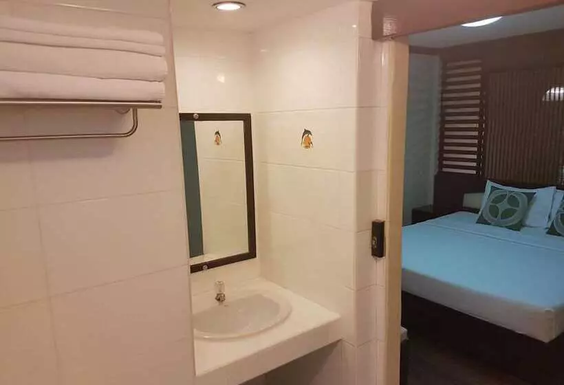 ホテル Guest House Ratchaburi