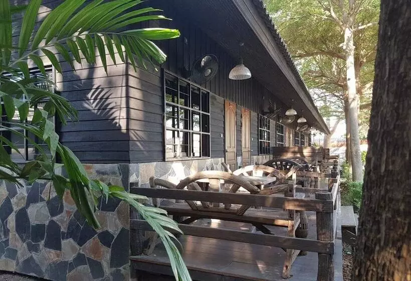 ホテル Guest House Ratchaburi