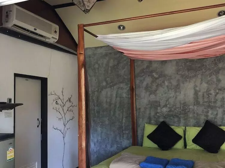 Hotelli Klong Sai Hills Resort