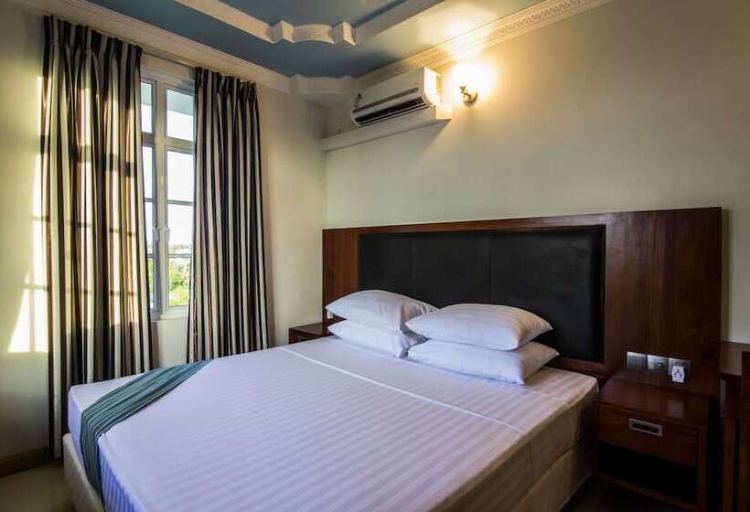 هتل La Cabana Maldives