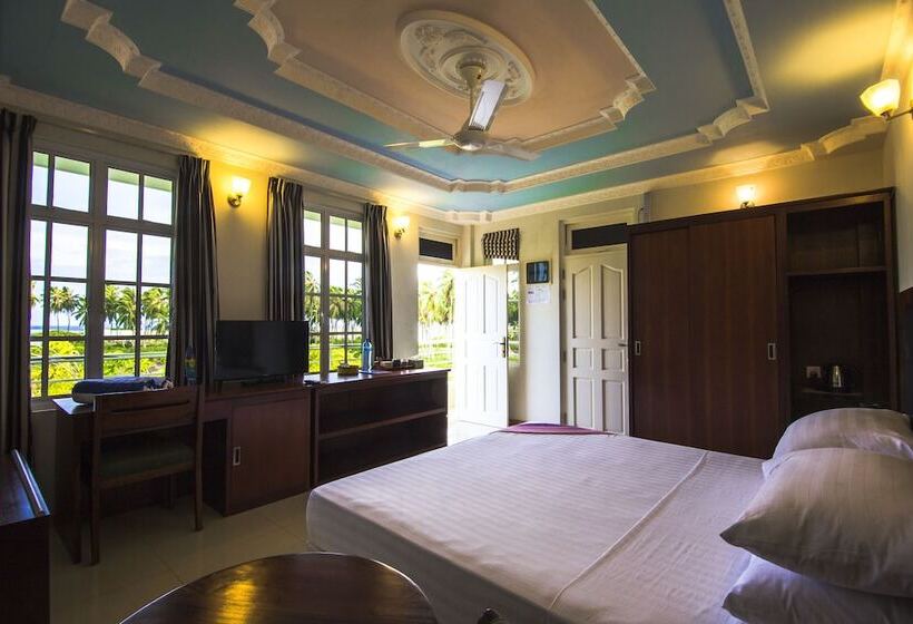 هتل La Cabana Maldives