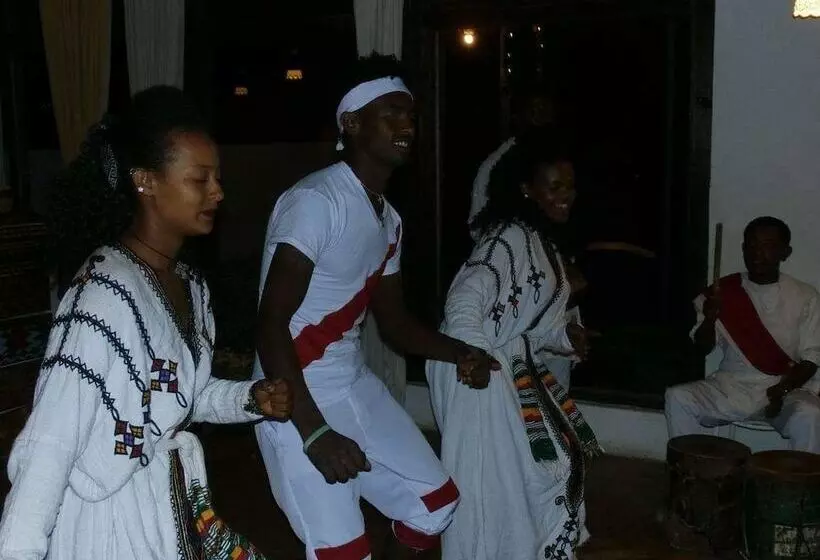 هتل Mayleko Lodge