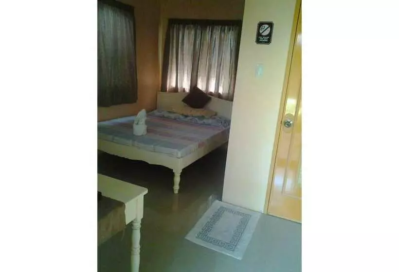 ホテル Randys Bantayan Island Grill And Chill Resort