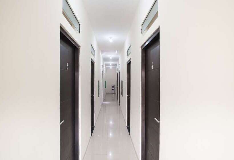 בית מלון כפרי Reddoorz Plus @ K23 Rungkut Madya