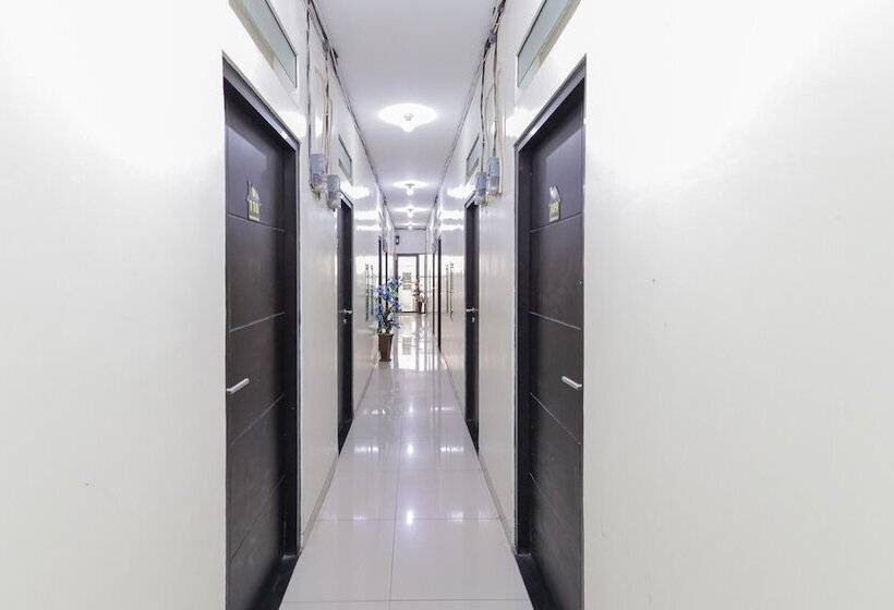 בית מלון כפרי Reddoorz Plus @ K23 Rungkut Madya