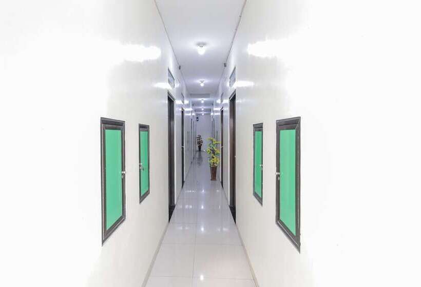 בית מלון כפרי Reddoorz Plus @ K23 Rungkut Madya