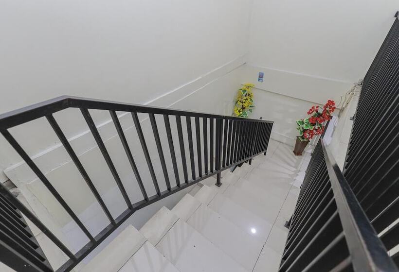 בית מלון כפרי Reddoorz Plus @ K23 Rungkut Madya